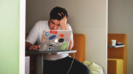 Los íconos salen de la pantalla: La grave enfermedad de un hombre con síndrome de Alicia en el país de las maravillas