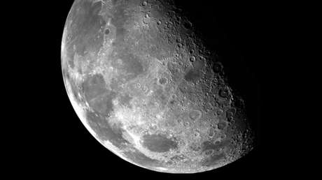 La colisión que formó la Luna pudo haber dado origen a la vida en la Tierra
