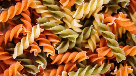 VIDEO: El caso de un estudiante que comió pasta cocinada 5 días antes y murió