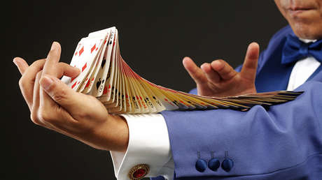 Arrestan a un mago por agredir sexualmente a sus estudiantes