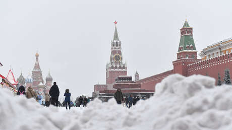 Bajo capas y copos de nieve: Moscú, durante la nevada más extensa y dura del invierno