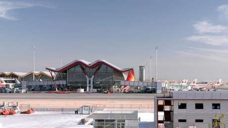 Un avión abandonado en el aeropuerto de Madrid podría ser subastado el próximo año