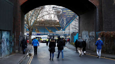 Un hincha inglés no puede "mirarse al espejo" tras recibir un corte en la cara en una brutal pelea