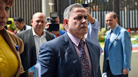 La Fiscalía de Venezuela pide al Tribunal Supremo que se prohíba a Guaidó salir del país y congelar sus cuentas