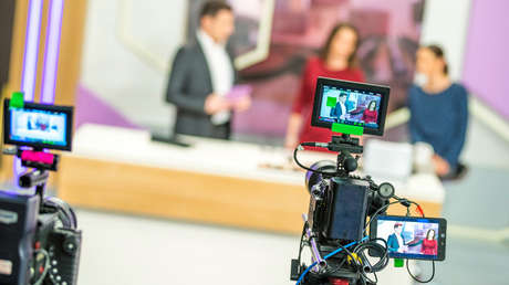 VIDEO: Funcionario mexicano intenta besar por la fuerza a una presentadora de televisión