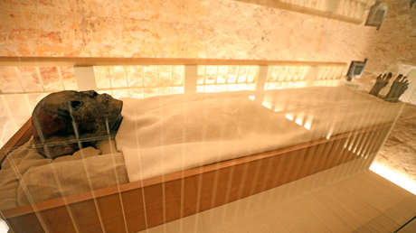 FOTOS: Publican las primeras fotos de la momia de Tutankamón en su tumba después de su restauración