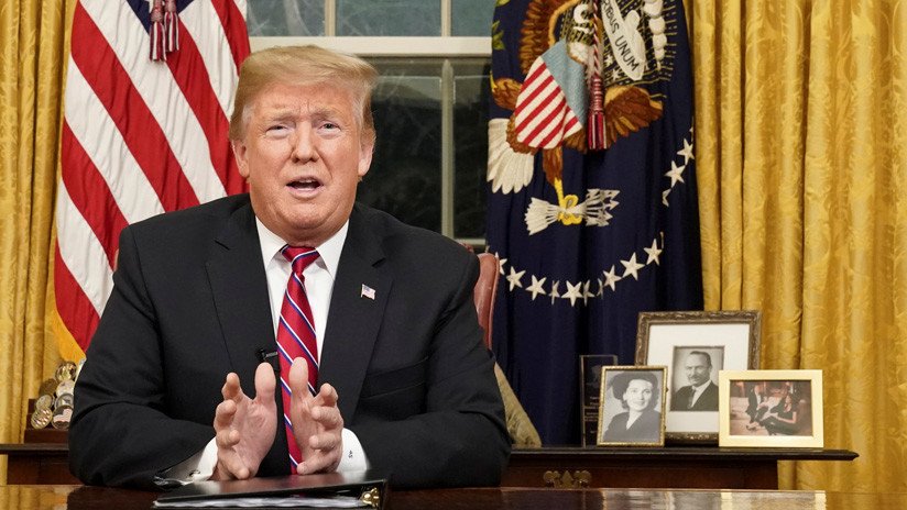 Trump reitera que estudia "todas las opciones" sobre "la crisis en Venezuela"