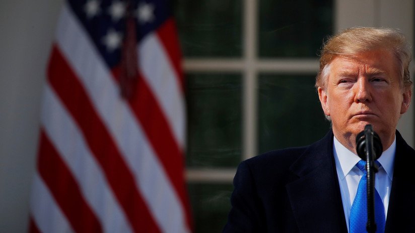 Trump insta a la UE a "recibir" a más de 800 miembros del EI capturados o EE.UU. "se verá obligado a liberarlos"