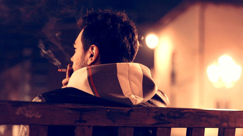 Descubren que fumar 'apaga' la capacidad de ver colores