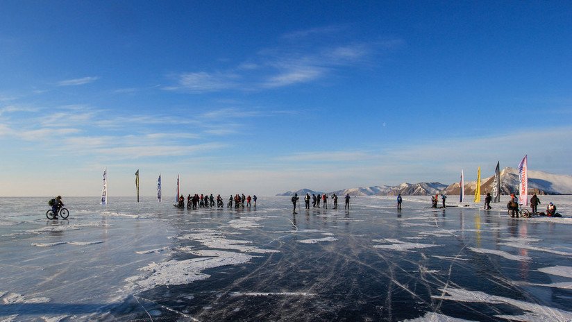 200 km en menos de 8 horas: Patinador ruso marca récord en el maratón del Baikal (VIDEO)