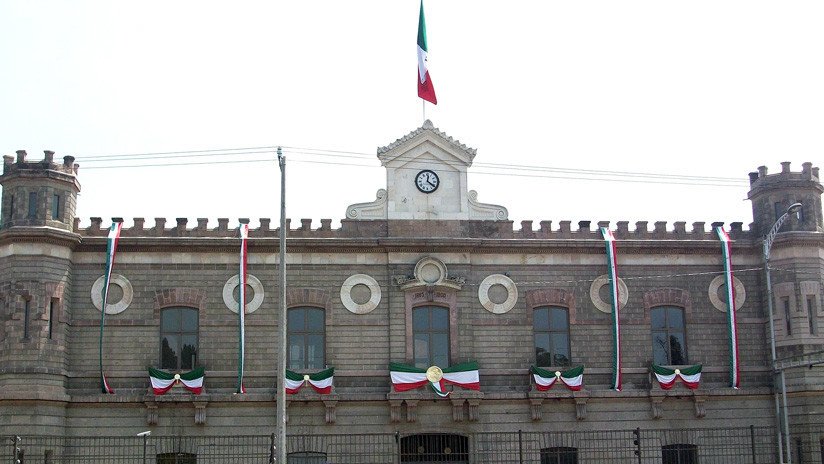 López Obrador firma un decreto para abrir los archivos secretos de políticos 