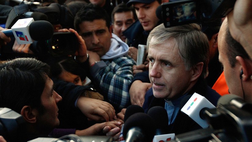 Un cura condenado por abuso en Argentina se niega a una extracción de ADN