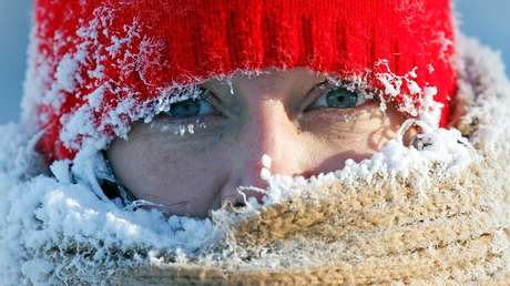 Los pelos de punta: una joven de EE.UU. hace su propio experimento con el frío a -34ºC (VIDEO)