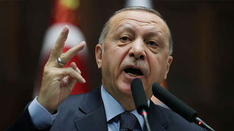 Erdogan acusa a la UE de desafiar a la democracia al querer desalojar a Maduro 