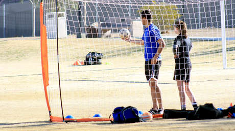 Un club de fútbol español expulsa a sus veteranos por insultos machistas a las juveniles