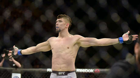 VIDEO: Johnny Walker le propina un espectacular nocaut a Justin Ledet en 15 segundos 