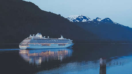 Viajar, subir fotos y cobrar 2.600 dólares por semana: Se busca un 'explorador de orillas' para trabajar en un crucero