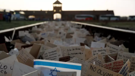 Médico australiano se disculpa tras comparar a los solicitantes de asilo con las víctimas del Holocausto