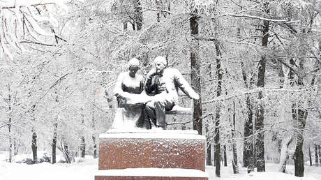 Moscú se cubre de un espeso manto blanco de nieve tras precipitaciones récord en 140 años