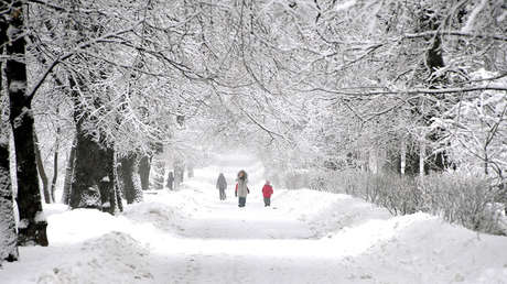 VIDEOS: Moscú se cubre de blanco tras una nevada récord en 140 años