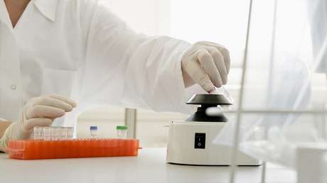 Realizarán pruebas de ADN para comprobar si un médico de fertilidad concibió en secreto al menos 47 hijos