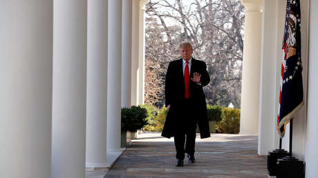 Los internautas se burlan de Trump después de que los resultados "mentirosos" de su examen médico indicaran que es más alto que Obama