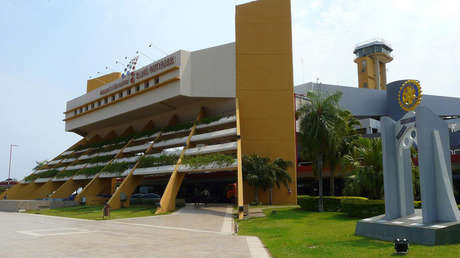 Una alemana conoce a un paraguayo en la Red, le manda más de 5.000 dólares y al llegar a su país para casarse descubre que no existe