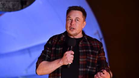 Compañía respaldada por Elon Musk crea una tecnología de IA capaz de generar noticias falsas pero se niega a hacerla pública