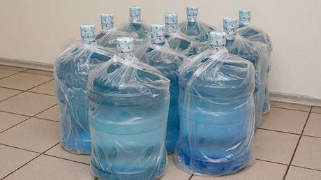 Hospital mexicano 'improvisa' máscara de oxígeno para recién nacida con contenedor para agua