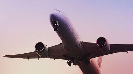 Reportan el intento de secuestro de un avión en Bangladés con destino a Dubái (VIDEO)