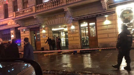 Accidente mortal en Rusia: Un auto se sube a la vereda a gran velocidad y atropella a peatones (VIDEO)