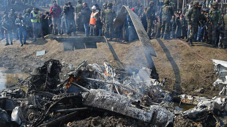 VIDEO, FOTOS: Un helicóptero de la Fuerza Aérea India se estrella en Cachemira y deja tres muertos