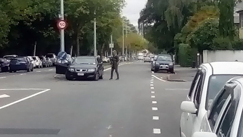 VIDEO, FOTOS: El tirador que dejó múltiples víctimas en una mezquita de Nueva Zelanda transmitía en vivo su acto de agresión