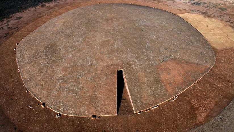 Descubren figuras humanas pintadas hace 6.000 años en un enorme dolmen al sur de España