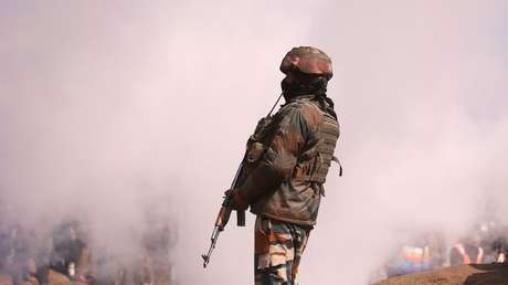 "Sería un suicidio mutuo": Ministro de Exteriores pakistaní asegura que su país no busca desatar una guerra con la India