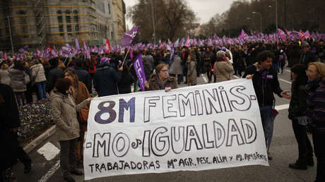 El Gobierno español aprueba la igualdad de los permisos de paternidad y maternidad