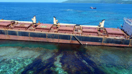 FOTOS: Buque de carga encallado está contaminando un área declarada Patrimonio de la Humanidad