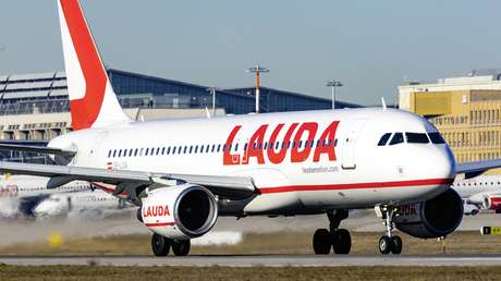 "Pareció una explosión": Evacuación de un avión deja 8 heridos en un aeropuerto de Londres (FOTOS, VIDEO)