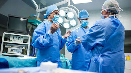 Tres hermanos se quitan sus estómagos para prevenir el cáncer que mató a su madre y hermana