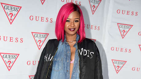 "Ella me atacó": El músico sudafricano 'cazado' en vivo cuando agredía a su novia dice que se estaba defendiendo