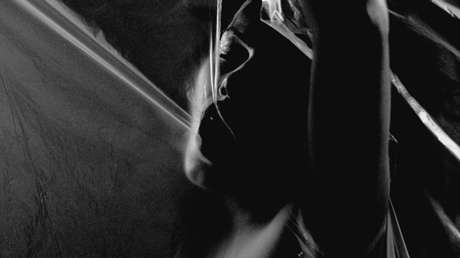 La Policía salva a una mujer medio asfixiada cuando simulaba una escena de 'Cincuenta sombras de Grey'