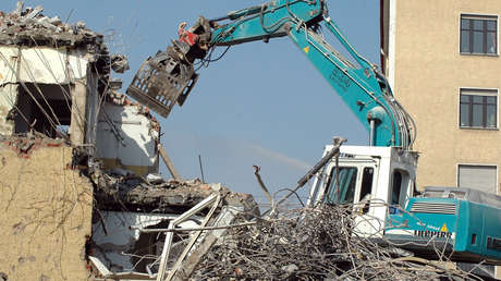 VIDEO: Obrero se graba con una Go Pro demoliendo casas en venganza por no cobrar