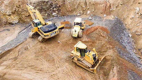 VIDEO: Una excavadora atrapa por error a una mujer y la arroja en una trituradora en China