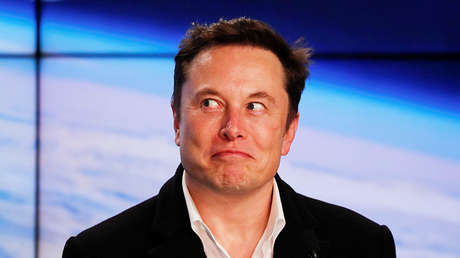 Elon Musk podría perder su autorización de seguridad tras fumar marihuana durante un 'podcast'