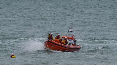 Sufren un accidente aéreo y los rescata un crucero (VIDEO, FOTO)