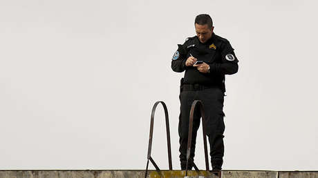 Argentina: Un sicario se da a la fuga tras quedarse dormidas las tres policías que lo vigilaban