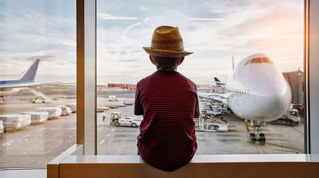 La respuesta del director de una aerolínea emociona a un 'competidor' de 10 años de edad que le pidió consejo profesional