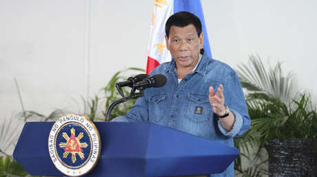 "Putas" y "locas": Rodrigo Duterte acusa a las mujeres de privarlo de su derecho a la libertad de expresión