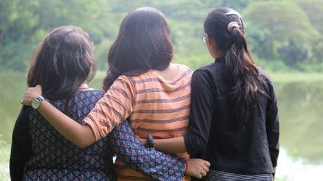 Baile del triángulo: el nuevo reto viral que pone a prueba a sus amigos y su coordinación (VIDEOS)