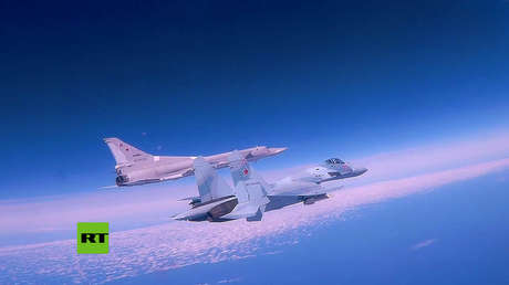 VIDEO: Dos 'asesinos de portaviones' rusos sobrevuelan las aguas del mar Negro